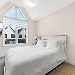 Longe\'S Place Townhouse In Ottawa