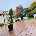 Viewmount Drive A Modern Centrally-Located Gem