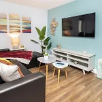 Pet Friendly - 1Br Newly Renovated Apartment