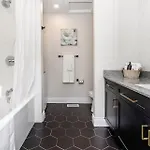 Pet-friendly 2br - Near University Apartment Ottawa