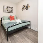 Pet-friendly 2br - Near University *