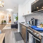 Modern 2br With Pet Friendly - Near *