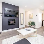 Modern 2Br Condo With Pet Friendly - Near University