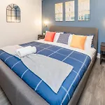 Modern 2Br Condo With Pet Friendly - Near University
