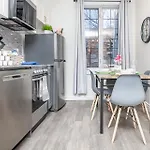 Modern 2br With Pet Friendly - Near *