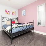 Pet-Friendly Home - Near Chinatown & Little Italy