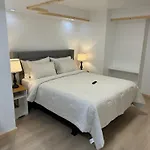 Private Entrance, Private Bathroom, Bedroom And Workspace * Ottawa
