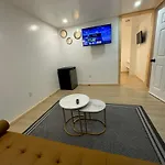 Private Entrance, Private Bathroom, Bedroom And Workspace * Ottawa