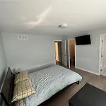 Lovely 2 Bedroom 2 Bath *
