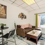 Private 3 Bedrooms Downtown W Balcony