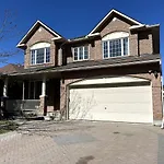Spacious 4Br Near Kanata Tech Park