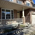 Spacious 4Br Near Kanata Tech Park