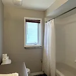 Holiday home Spacious 4br Near Kanata Tech Park