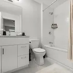 Bliss Modern Luxury 3bed Entire Townhome Free Parking
