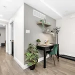 Stylish 2 Bedroom Downtown Apartment