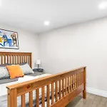 Modern Downtown Near Byward Market Apartment Ottawa