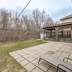 Holiday home Entire House With 6 Bedrooms, 2 Full Bathrooms, And 1 Half Bathroom