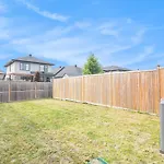 Luxurious Tastefully Furnished 3 Bedroom Home In Ottawa