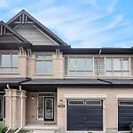 Luxurious Tastefully Furnished 3 Bedroom Home In Ottawa