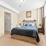 Simplylovely Modern Condo Near Downtown Ottawa With Free Parking And Patio
