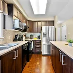 Simplylovely Modern Near Downtown With Free Parking And Patio