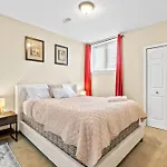 Simplylovely Modern Condo Near Downtown Ottawa With Free Parking And Patio