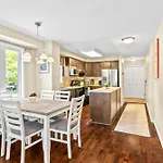 Simplylovely Modern Near Downtown With Free Parking And Patio *