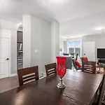 Apartment Beautifully Furnished 3-bedroom Ottawa