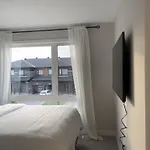 Beautiful Room In Ottawa With Private Bathroom