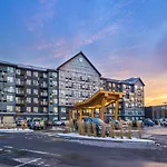 Sandman Signature Ottawa Airport Hotel