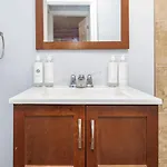 Apartment Stylish Getaway For 5 *