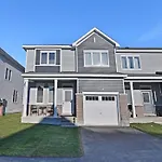 Spacious Family Home In Barrhaven