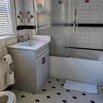 Guest house Center Near Train Station & Parliament