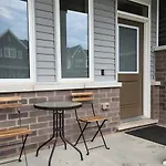 Spacious Family Home In Barrhaven