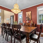 Maple Heights - Stunning In West *