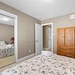 Maple Heights - Stunning In West Villa
