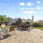 Villa Maple Heights - Stunning In West *