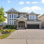 Maple Heights - Stunning In West Villa