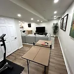 Large 4Bd Home In Orleans With Pool