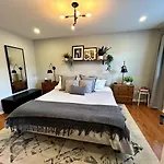 Large 4Bd Home In Orleans With Pool