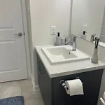 Private Close To The Airport Homestay