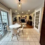 Large 4bd In Orleans With Pool