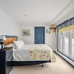 Strathmere Country Retreat Ottawa