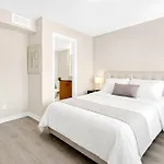 Modern 4Br Ottawa Townhouse Free Parking