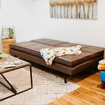 The Bay Crib * Ottawa