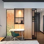 Hotel Alt Airport *