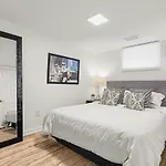 Stylish 2Br Apt With Private Yard