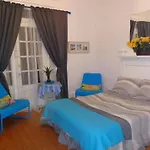 Adib Apartments - 362 Friel St, Unit 1