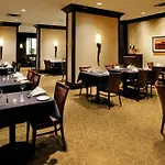 Holiday Inn & Suites Ottawa-Downtown