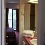 Monterey Inn Resort